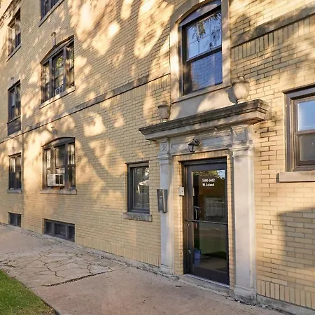 Alluring Studio Apartment In Jefferson Park - Leland 1N