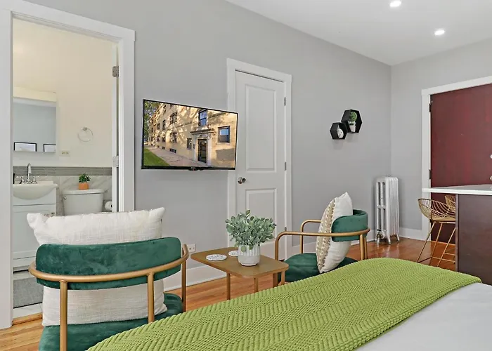 Alluring In Jefferson Park - Leland 1n Apartment *