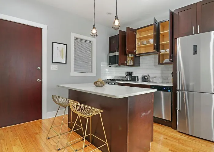 Alluring In Jefferson Park - Leland 1n *