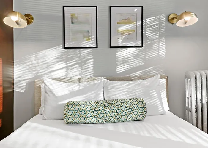 Alluring In Jefferson Park - Leland 1n