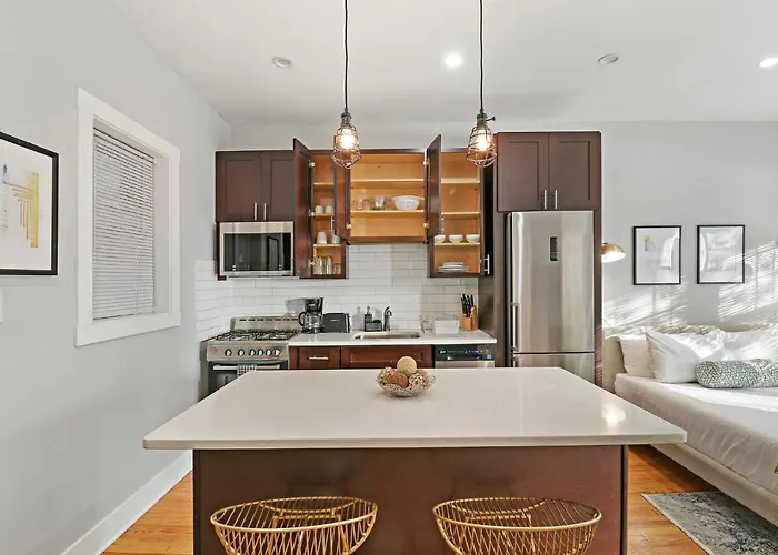 Apartment Alluring In Jefferson Park - Leland 1n