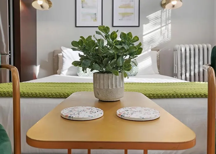 Alluring In Jefferson Park - Leland 1n Apartment *